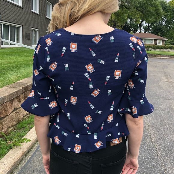 Elodie perfume and lipstick pattered crop top - Picture 2 of 5